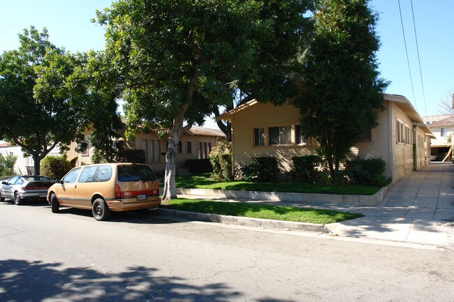 513 Granada St in Glendale, CA - Building Photo - Building Photo