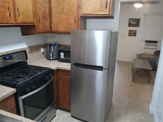 1906 Tigertail Ave in Miami, FL - Building Photo - Building Photo