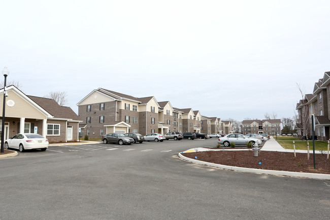 Puddledock Place Apartments in Prince George, VA - Foto de edificio - Building Photo