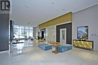9000 Jane St in Vaughan, ON - Building Photo - Building Photo