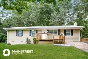 2030 Lynn Ct in Cumming, GA - Building Photo