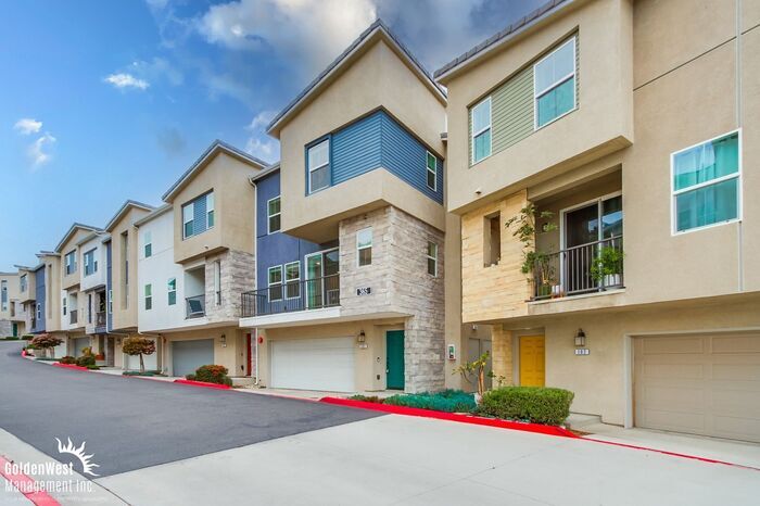 365 Fitzpatrick Rd in San Marcos, CA - Building Photo