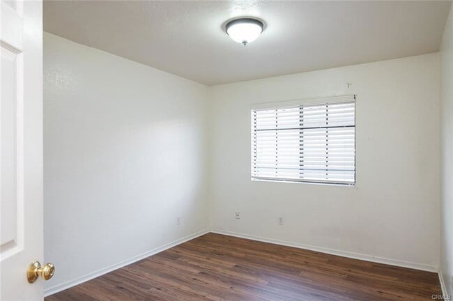 property at 2930 Montrose Ave