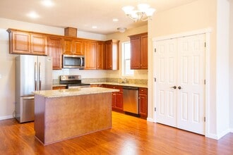 14171 Russ Wilcox Way in Oregon City, OR - Building Photo - Building Photo