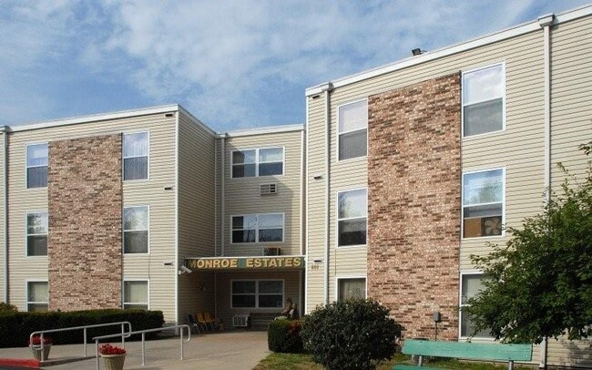 property at 601 N Monroe St