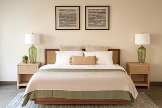 1001 Bridgeport Ave in Shelton, CT - Building Photo - Building Photo