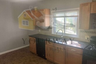 883 Brown Rd in Irondequoit, NY - Building Photo - Building Photo