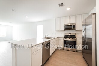 312 Kingston Wy in Waller, TX - Building Photo - Building Photo