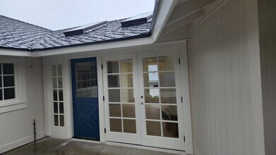 2715 Via Casa Loma in San Clemente, CA - Foto de edificio - Building Photo