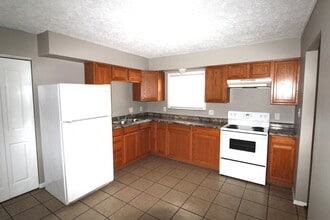 3892 Beechton Rd in Columbus, OH - Building Photo - Building Photo