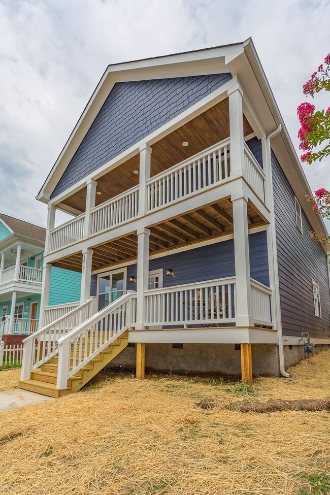 property at 1102 S Greenwood Ave