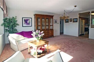 16862 Coach Ln in Huntington Beach, CA - Building Photo - Building Photo