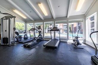 Venetian Apartamentos Houston in Houston, TX - Building Photo - Interior Photo