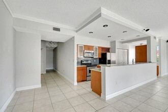 107 Half Moon A3 Cir in Hypoluxo, FL - Building Photo - Building Photo