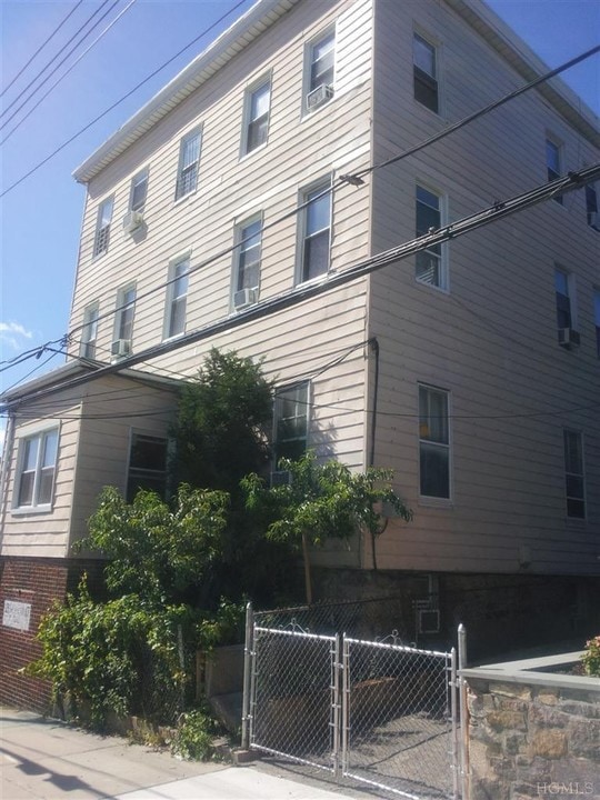 15 Washington Pl in Mount Vernon, NY - Building Photo