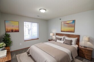 Pinehurst Apartments in Sioux Falls, SD - Building Photo - Building Photo