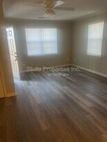 321 W Irvine Ave in Florence, AL - Building Photo