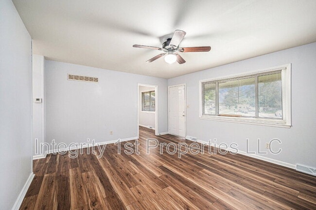 4202 N Askew Ave in Kansas City, MO - Building Photo - Building Photo