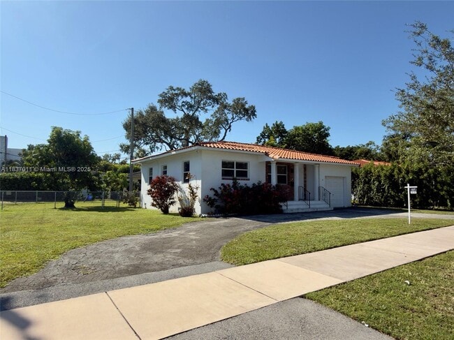 16 Malaga Ave in Coral Gables, FL - Building Photo - Building Photo