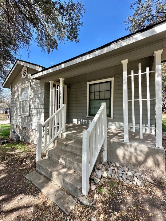 19798 1st St in Christoval, TX - Building Photo