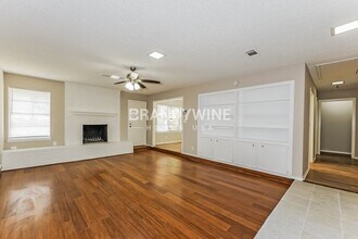 2310 Stockbridge Ct in Pantego, TX - Building Photo - Building Photo