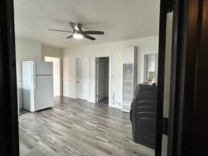 201 Cartier St, Unit Unit 3 - 3rd floor- 2 car garage and privacy in Manchester, NH - Building Photo - Building Photo