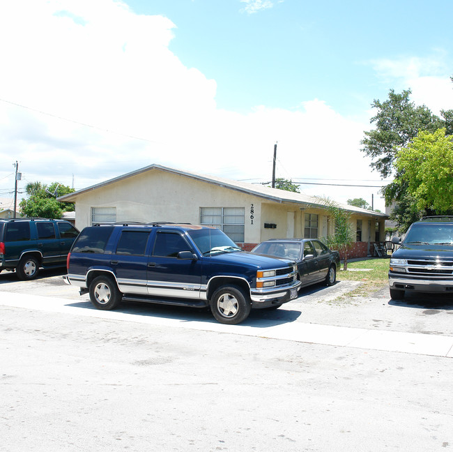 2857-2861 NW 14th St in Fort Lauderdale, FL - Building Photo - Building Photo