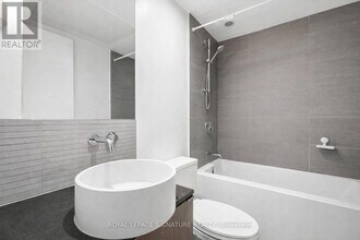 161 Roehampton Ave in Toronto, ON - Building Photo - Building Photo