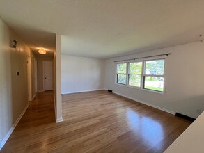 3885 140th Ave in Holland, MI - Building Photo - Building Photo