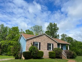 213 S Pleasant Hill Dr