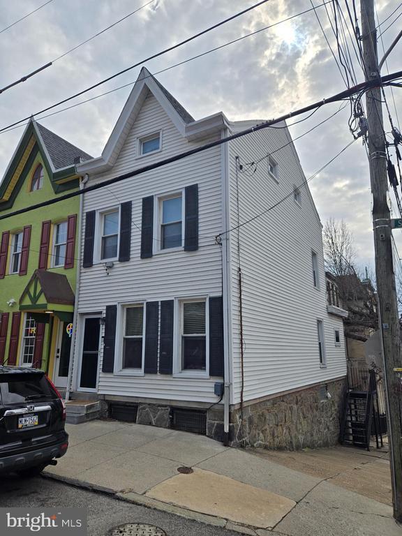 property at 4338 Silverwood St