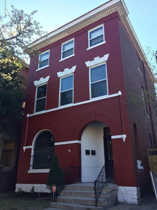 property at 1108 S 1st St