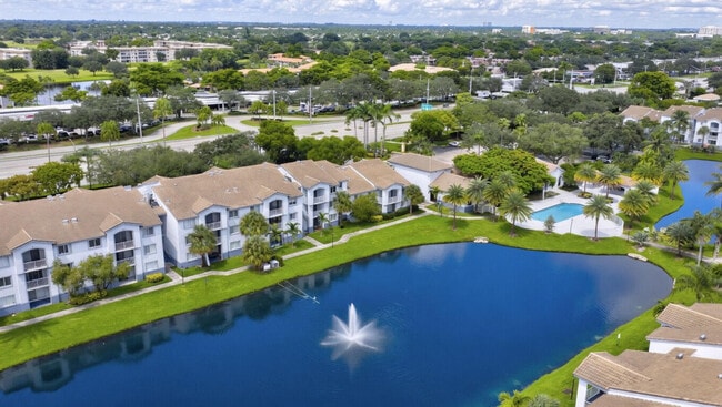 2600 S University Dr in Fort Lauderdale, FL - Building Photo - Building Photo