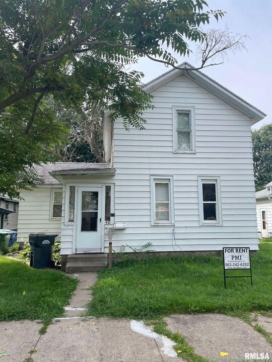 415 2nd Ave N in Clinton, IA - Building Photo