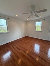 6250 Old Washington Rd in Elkridge, MD - Foto de edificio - Building Photo