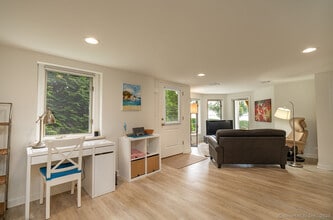 133 Linden Ave in Branford, CT - Building Photo - Building Photo