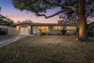 1452 S Evergreen Ave in Clearwater, FL - Building Photo