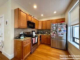 184 St Paul St in Brookline, MA - Building Photo