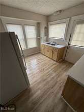 10002 Parkview Ave in Garfield Heights, OH - Building Photo - Building Photo