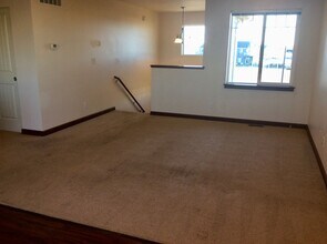 3356 Stephanie Dr in Dickinson, ND - Building Photo - Building Photo