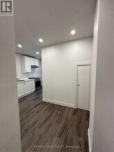 565 Yonge St in Toronto, ON - Building Photo - Building Photo