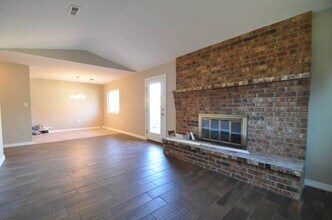 1800 E Eton St in Fayetteville, AR - Building Photo - Building Photo