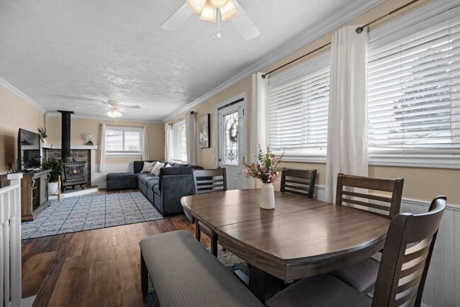 428 Edwards Ave in Shelley, ID - Building Photo - Building Photo