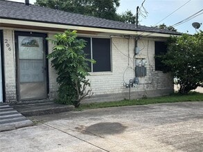 206 Robertson St in Texas City, TX - Building Photo - Building Photo