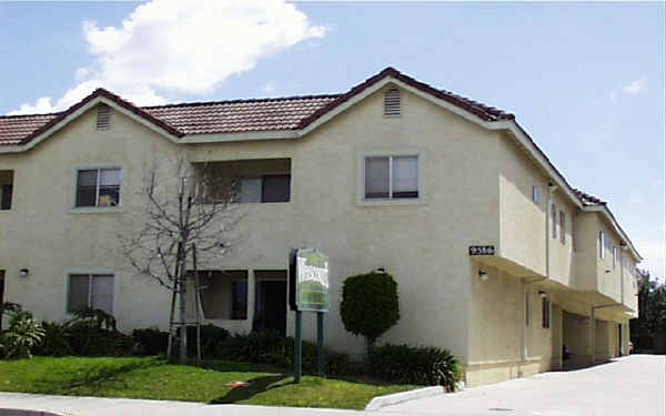 Westcourt Apartments in Anaheim, CA - Foto de edificio