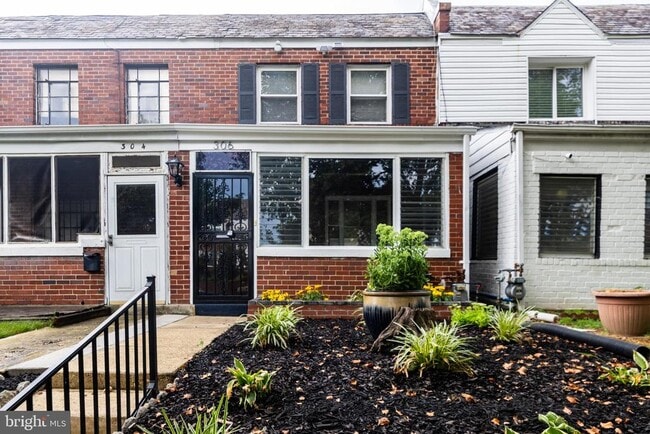property at 306 35th St NE