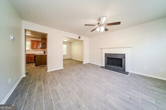 6793 Merrywood Dr in Fairburn, GA - Building Photo - Building Photo