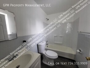 52 W Pleasant St in River Rouge, MI - Building Photo - Building Photo