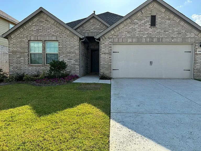 10005 Blue Forest Ln in Providence Village, TX - Building Photo