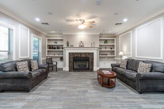 Senior Living-Evergreen At Hulen Bend in Fort Worth, TX - Building Photo - Interior Photo